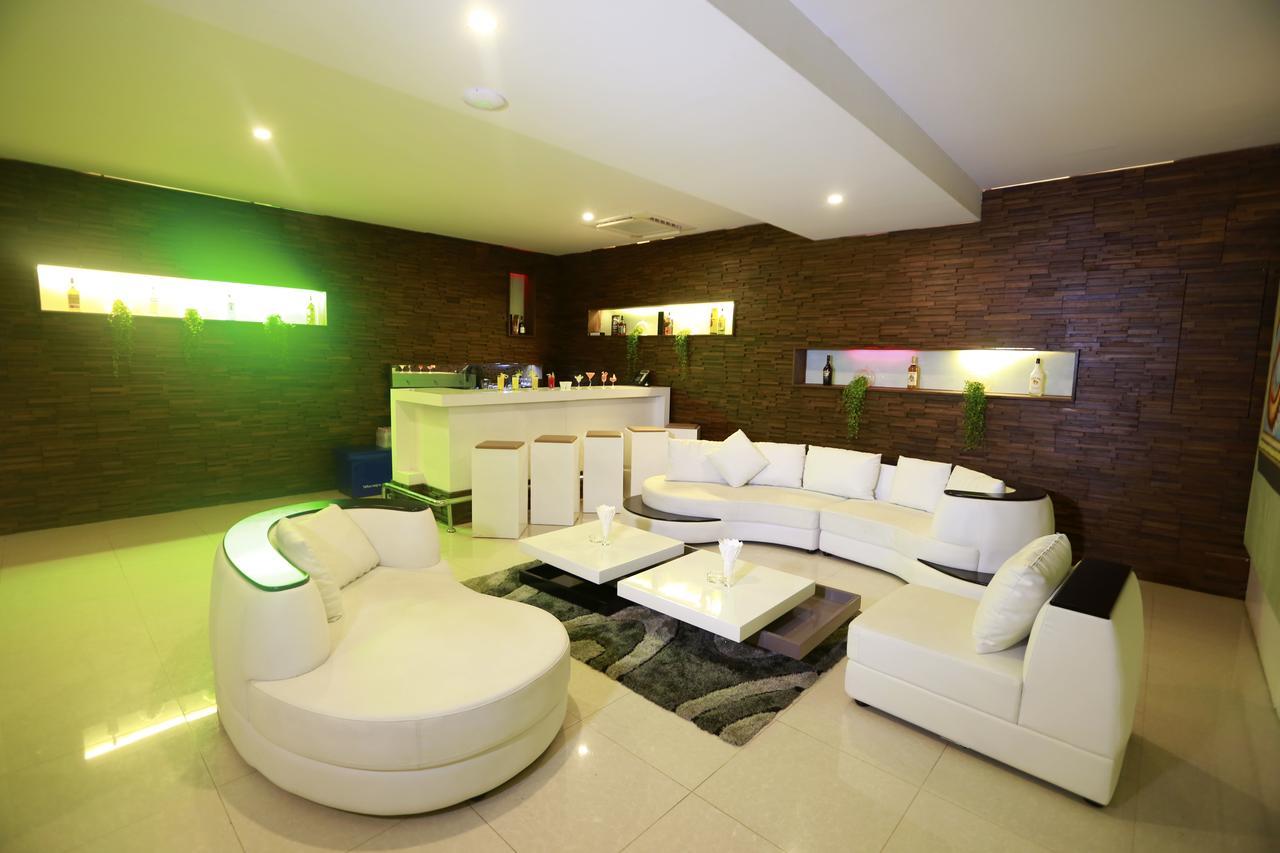 Merchant Art Boutique